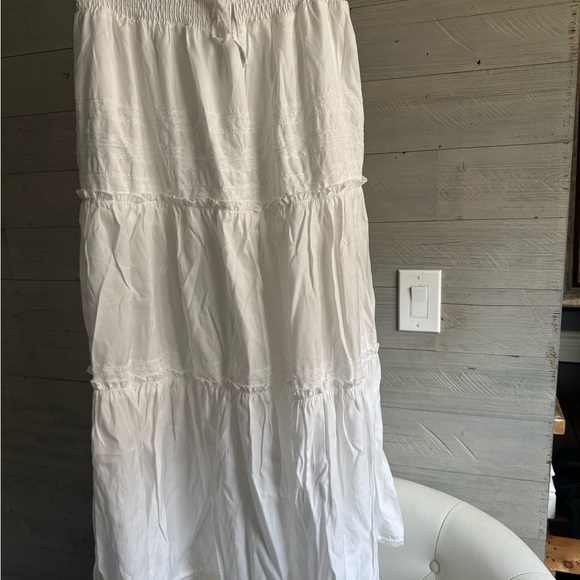 Cream Tiered Maxi Skirt for Resort Wear - Picture 4 of 9